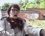 'Clarisa' feigns a heart attack.