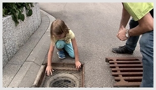 Still from 'Im Revier des Feuersalamanders'.